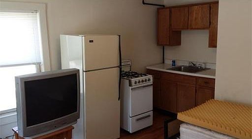 2nd image of 40 Jefferson St APT 11