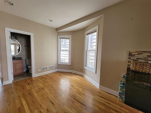 2nd image of 3035 N Elbridge Ave #2
