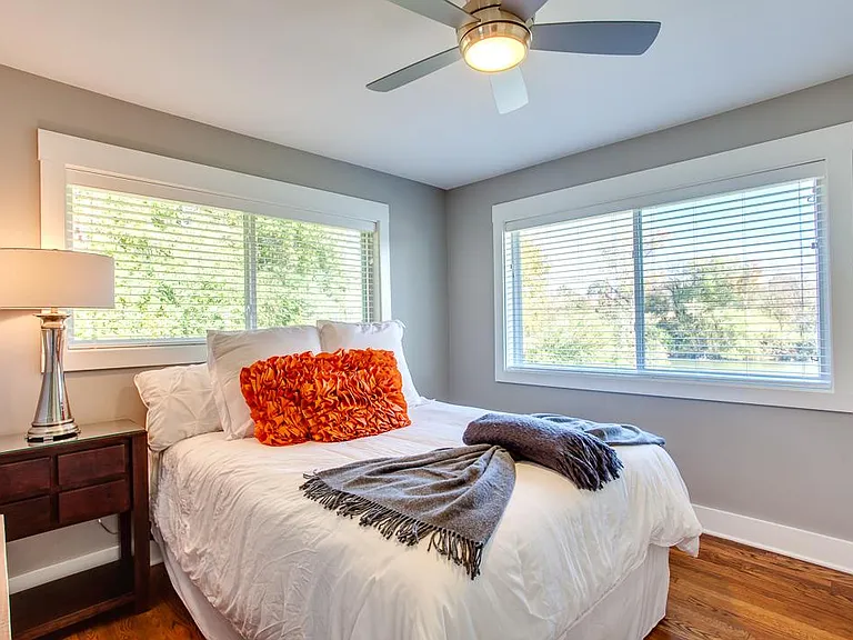 1518 Cliffside Ln — Photo 26