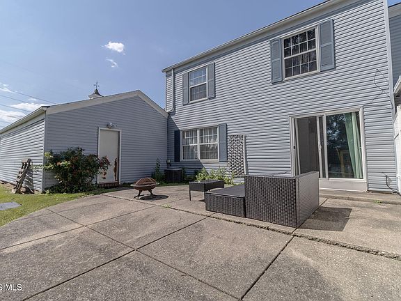 5th image of 3722 Lakepointe Dr
