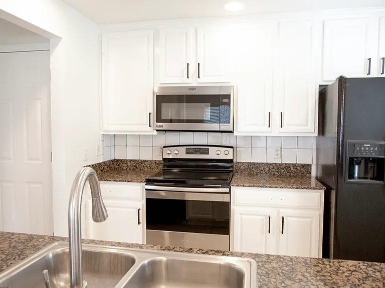 9426 Charlesberg Dr — Photo 6