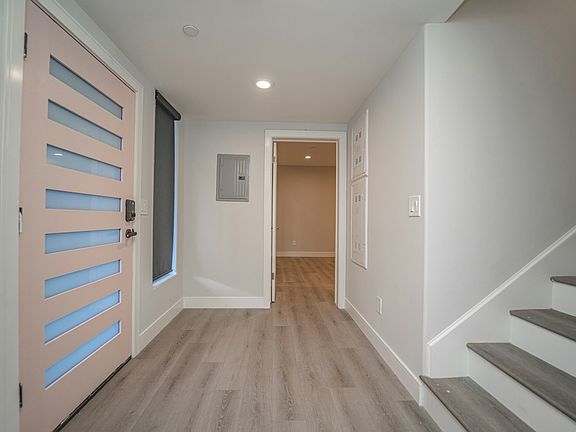 3rd image of 2115 Holly Dr #2117