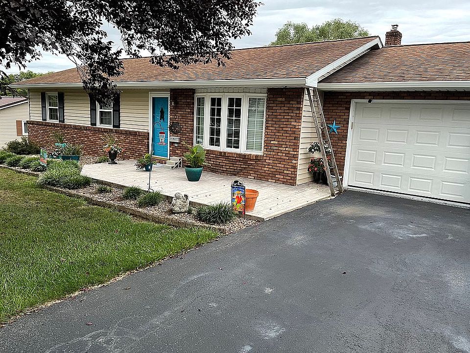 2nd image of 101 Pineview Dr