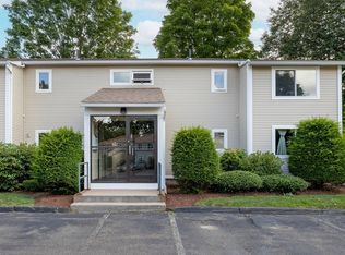 14 Arbor Way APT D, Holyoke, MA 01040