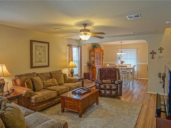 3rd image of 2245 Stoneleigh Dr