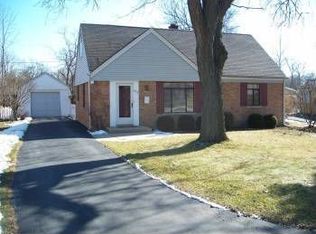 443 Briarhill Ln, Glenview, IL