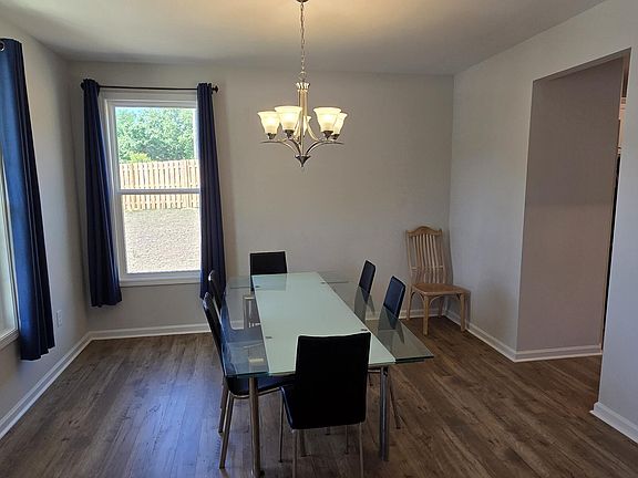 3rd image of 43 Windflower Ct