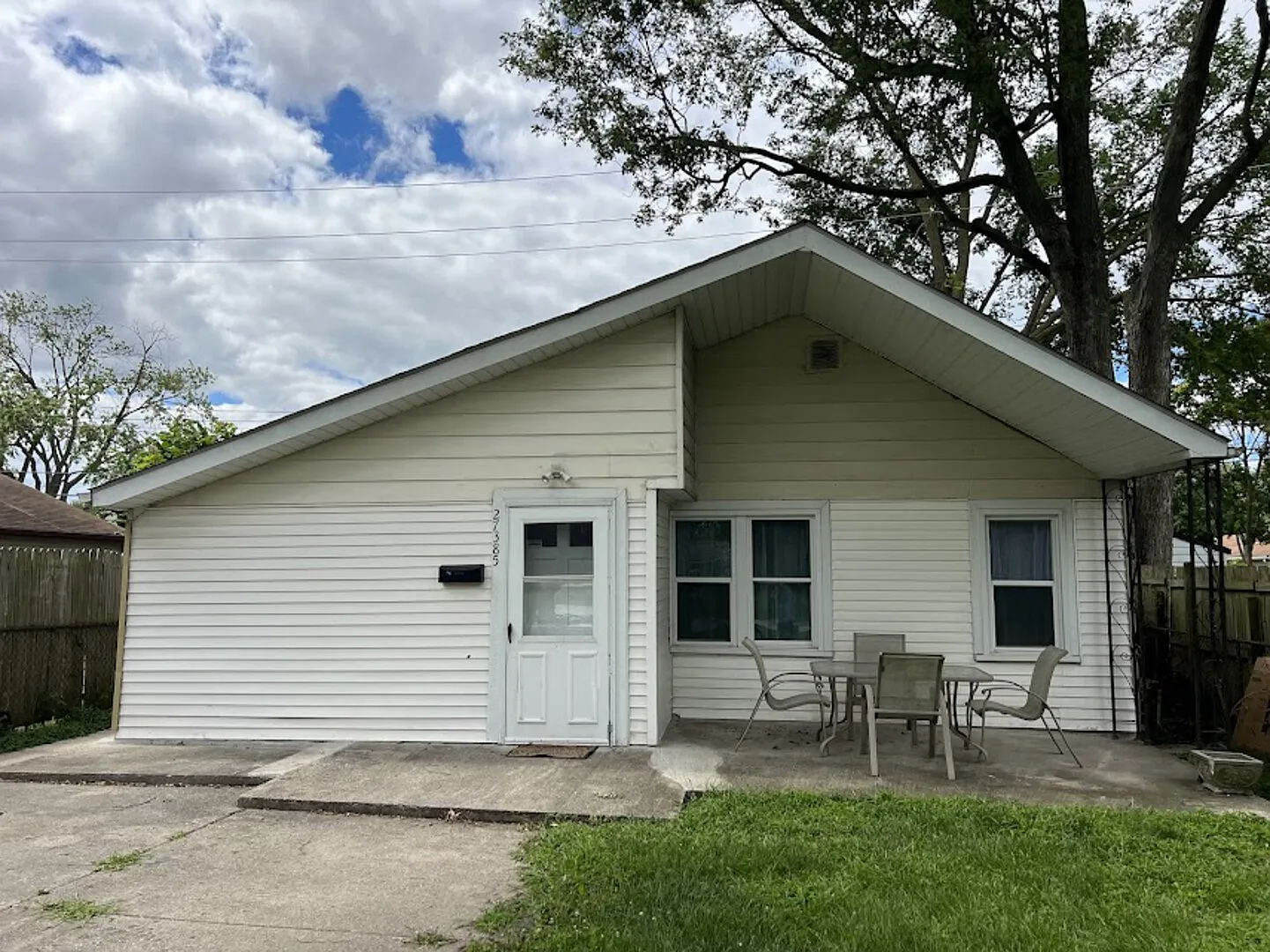 Modern & Renovated 3BD/1BA Home | Quiet & Cozy — Photo 4