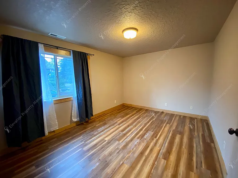 20187 Merriewood Ln — Photo 11