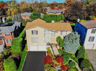 316 Center St, Englewood Cliffs, NJ 07632