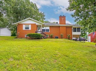 906 N 2nd St, Central City, KY 42330