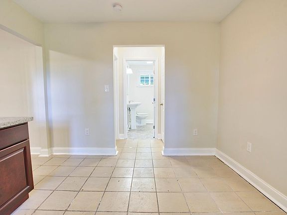 2nd image of 1938 Jackson Ave #5