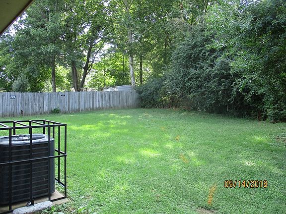 3rd image of 6095 Somerset Dr