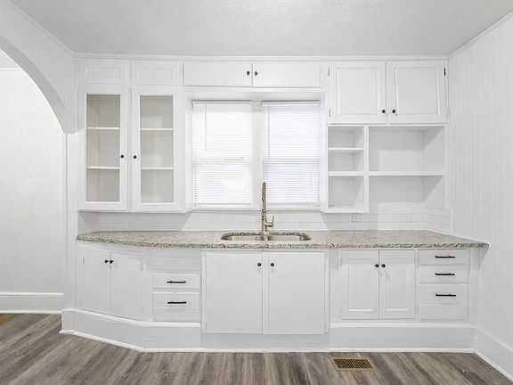 3rd image of 1825 S Topeka Ave #1