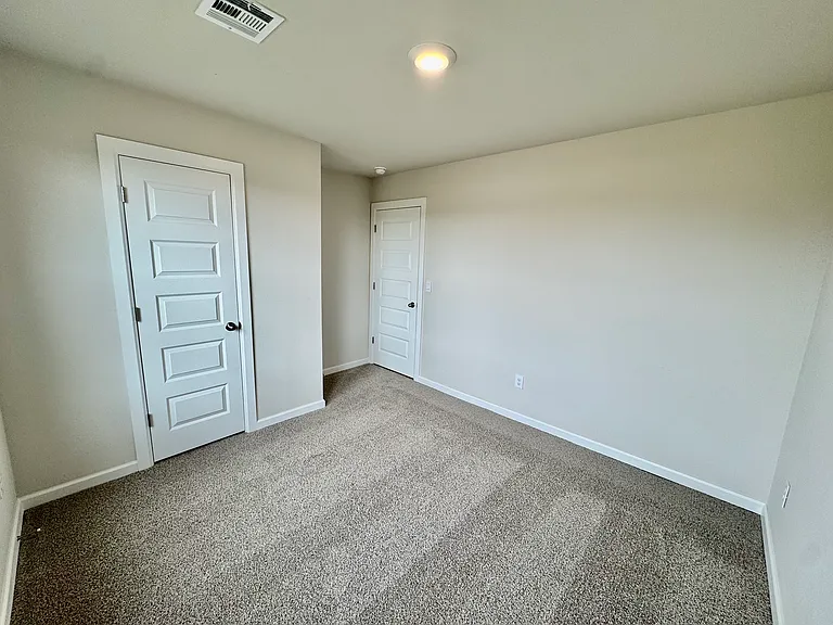 6100 Blackwood Ct — Photo 8