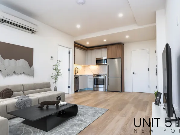 627 Franklin Avenue image 1 of 13