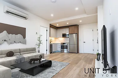 627 Franklin Avenue, #603