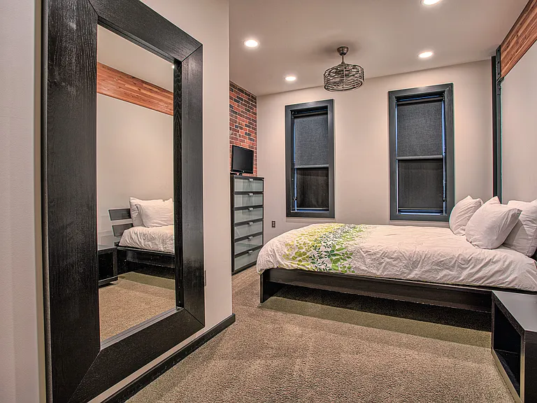 215 E 3rd St #3D — Photo 6