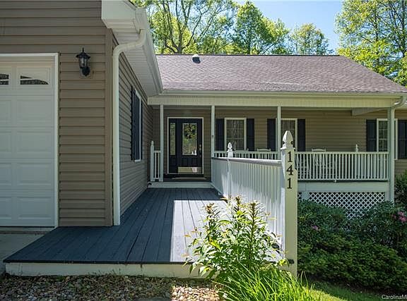 2nd image of 141 Oak Apple Ln