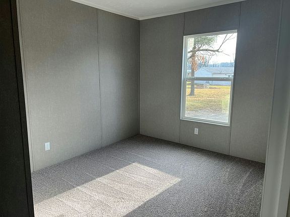 4th image of 2800 W Memorial Dr #75