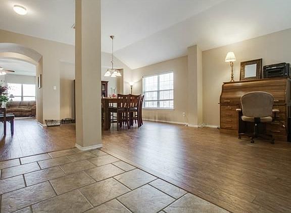5th image of 434 Sugarberry Ln