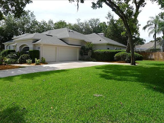 2nd image of 707 Golfpoint Dr