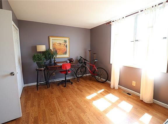 4th image of 107 Fleet Ct #14107