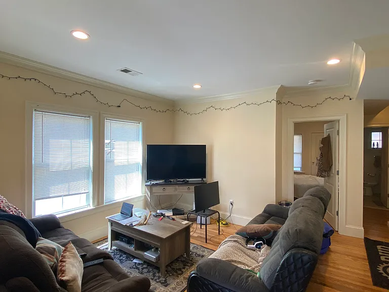 25 Lothrop St #2 — Photo 6