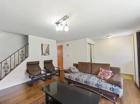 3rd image of 7815 N Nordica Ave