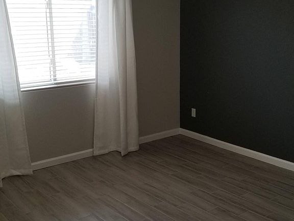 4th image of 8904 Olivine St NE