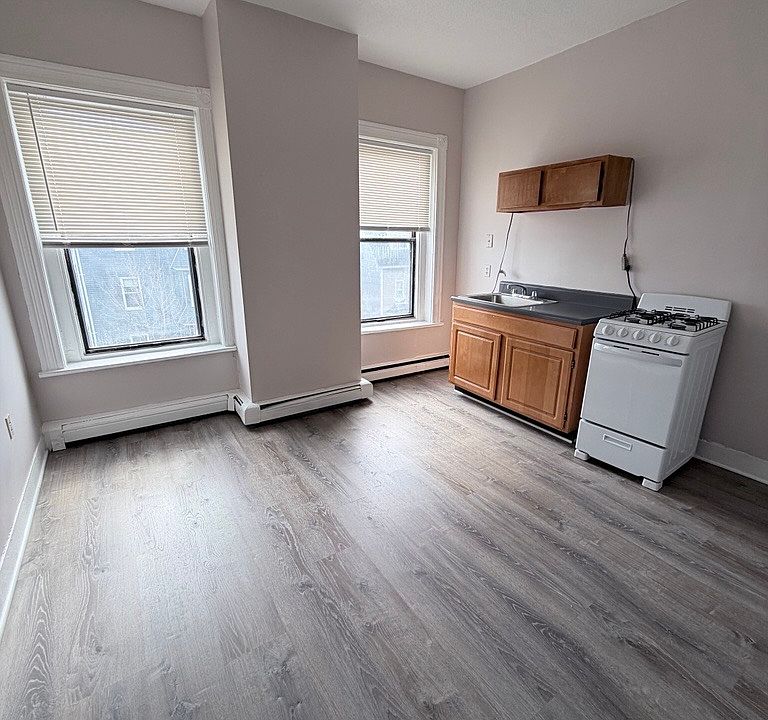 1st image of 185 Green St #67