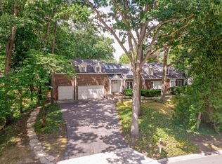 1502 Del Vista Dr, Valparaiso, IN 46385