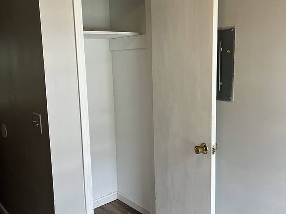 5th image of 3016 Delaware Ave