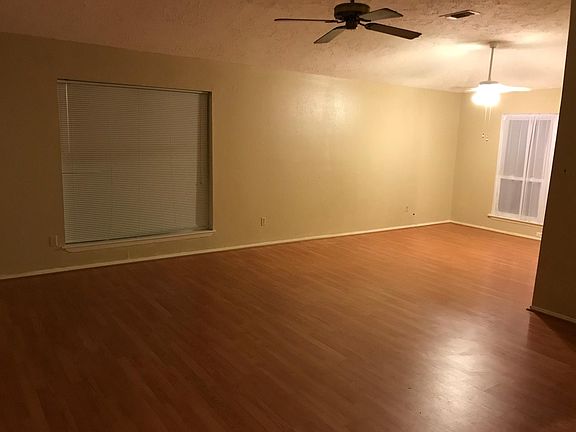 5th image of 722 Leicester Ln