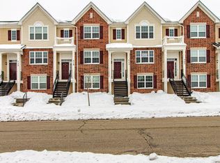713 Hickory St, Mundelein, IL 60060