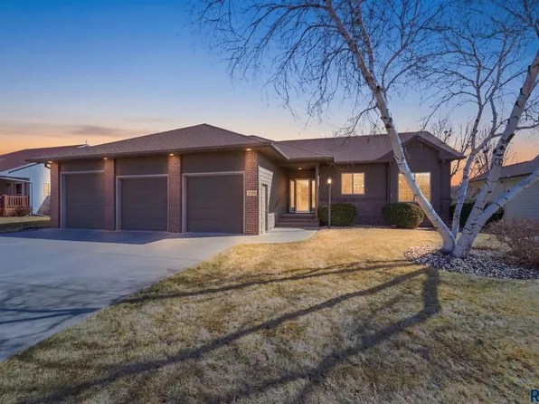 3400 S Alpine Ave, Sioux Falls, SD 57110