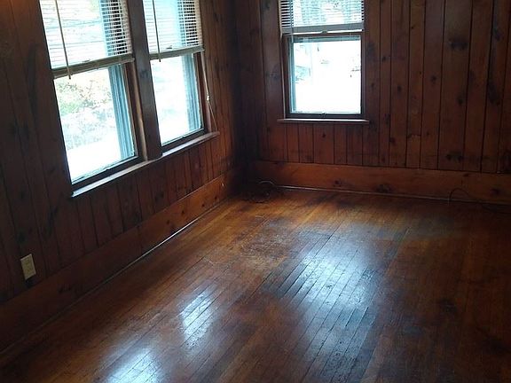 5th image of 548 Baldwin St APT 3