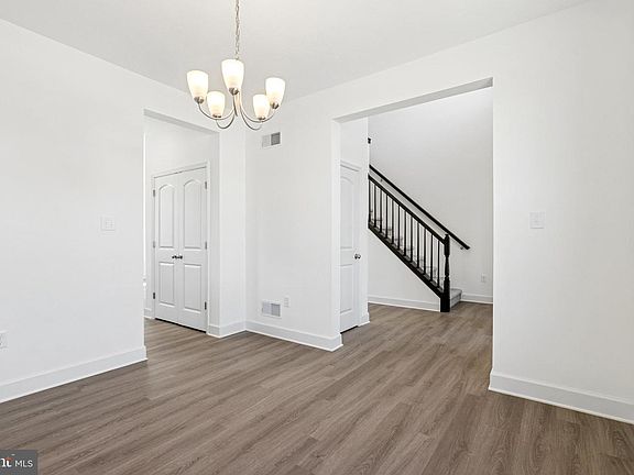 4th image of 35 Friar Rd #36