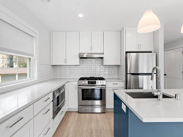 Harriet Apartments — Photo 16