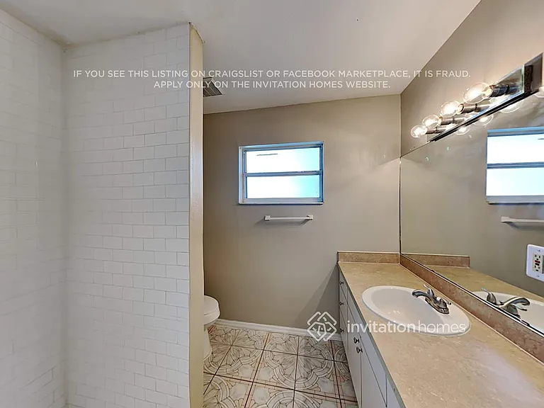 5850 Lake Grove Dr — Photo 15
