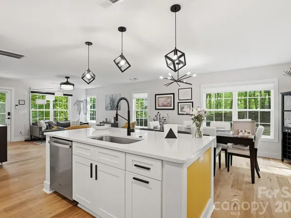 617 Teresa Cir, Waxhaw, NC 28173
