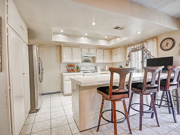 4th image of 227 Oranut Ln