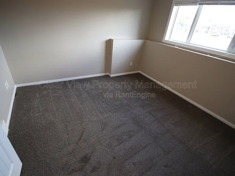704 Mount Sundance Ln W — Photo 17