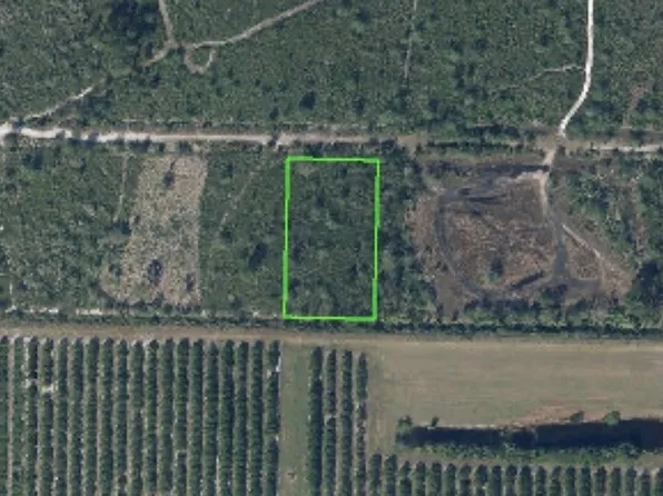 2917 Hacienda Dr, Lorida, FL 33857