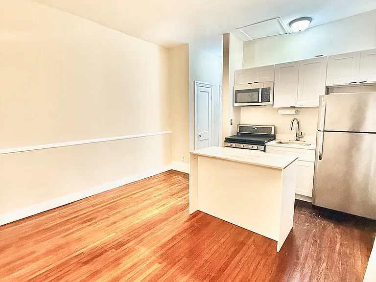 911 Prince St #2 — Photo 3