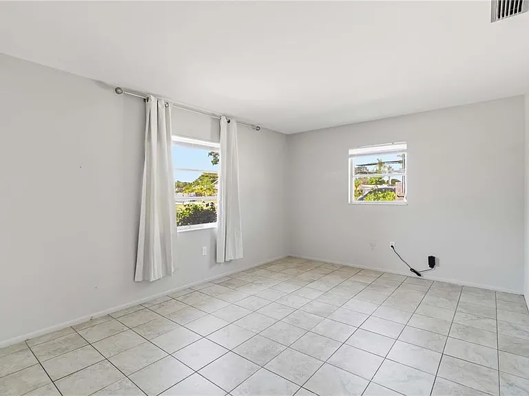 308 Lantana Ave — Photo 16