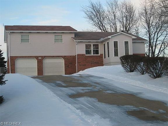 4th image of 15250 Summit Dr