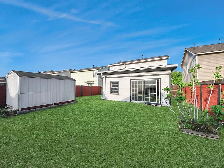7826 Maverick Trace Ln — Photo 6