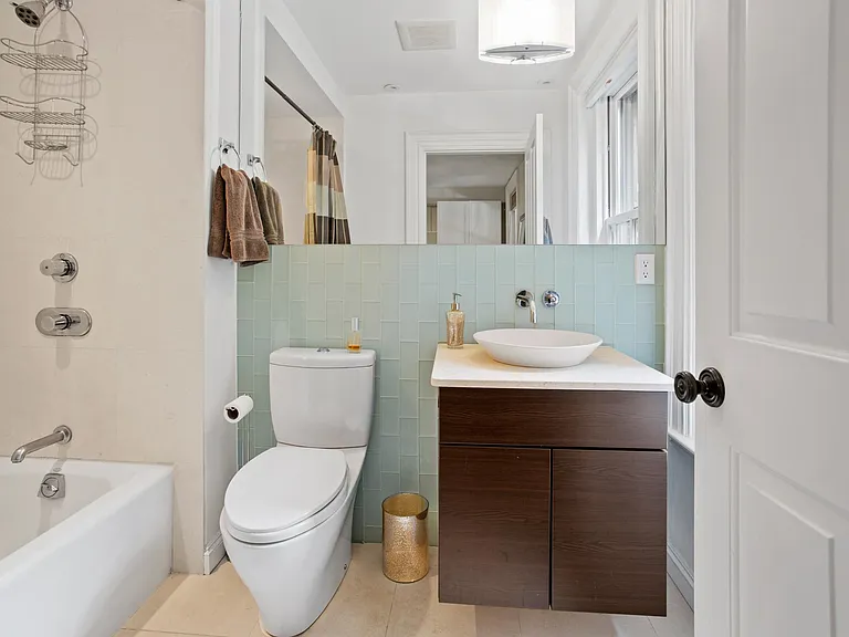 32 Concord Sq #1 — Photo 19
