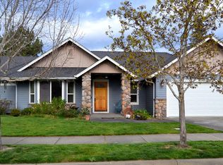 1483 SW David Dr, Grants Pass, OR 97527